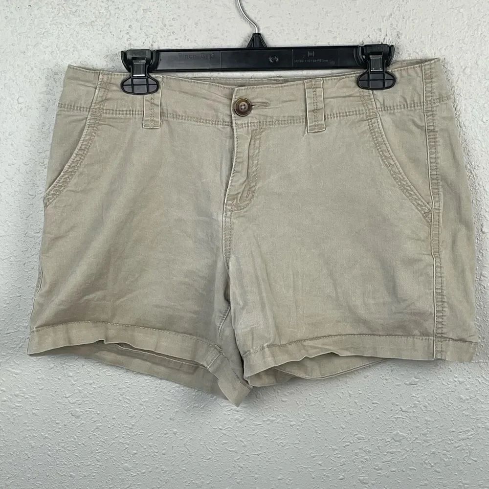 Pre-Owed Maurices Womens Tan Shorts Size 9/10